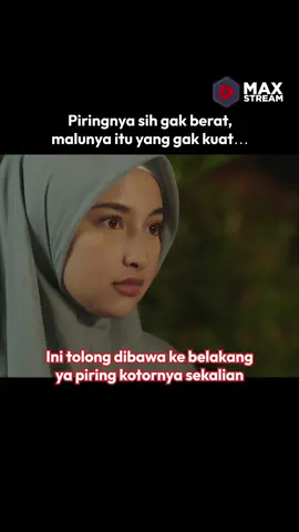 Udah geer bakal jadi kandidat calon mantu, eh malah dikira kang bantu-bantu 🥲 #MAXStream #MAXStreamOriginal #NonStopNonton #YukKitaSantai #Negeri5Menara #AjilDitto #PrillyLatuconsina #JenniferCoppen 
