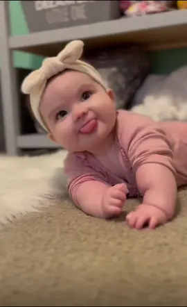 Cute baby❤️❤️❤️#cute #baby #video #viral #😍😍😍 #fybbbbbbbbbbbbbb #dubai🇦🇪 #viraltitok #pakistan🇵🇰 