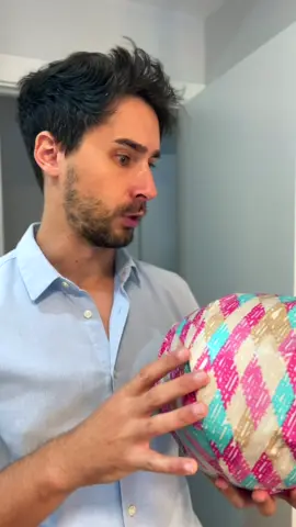 Personas que saben envolver 0… 🎁✂️ #regalos #envolver #comedia #meme 