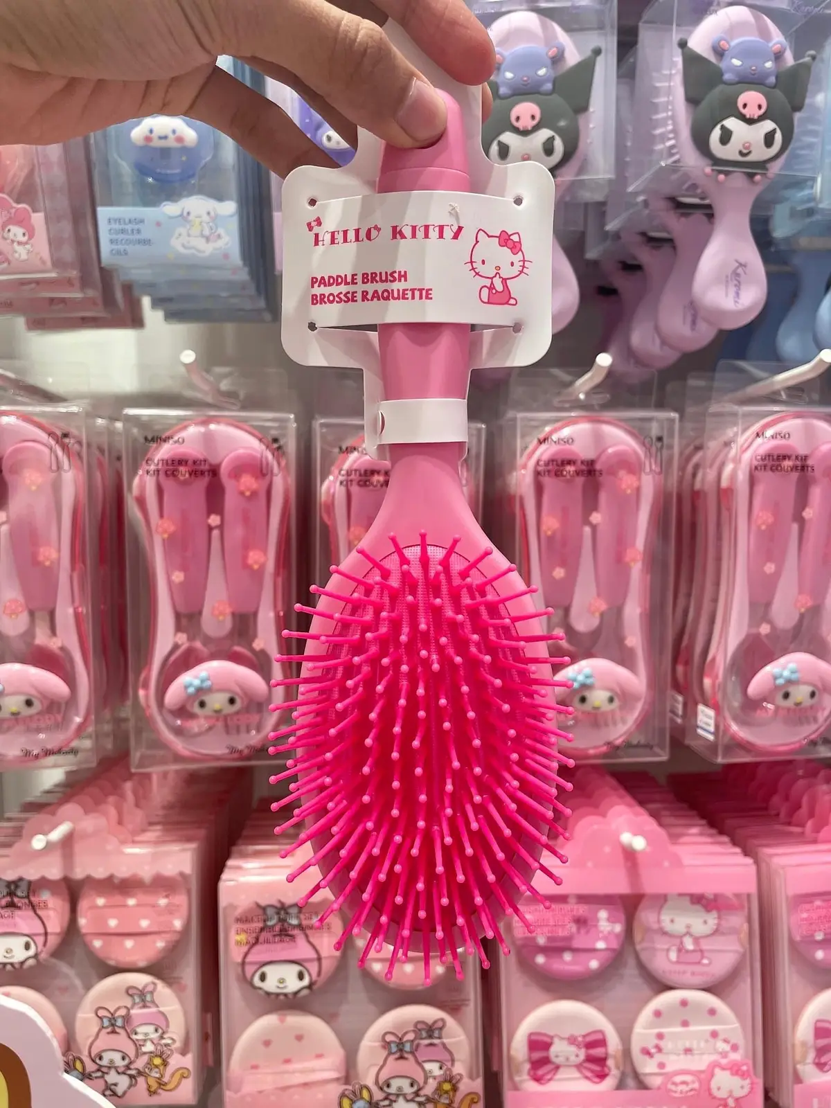 Embrace the magic of kawaii with our Sanrio combs! ✨❤️ Welcome to visit our Miniso Margo City store in Indonesia, where there are many Sanrio series products, and there are more surprises waiting for you to discover. #MinisoSanrioIndonesia #MinisoMargoCity #SanrioIndonesia #sanrio #sanriocore #sanrioaesthetic #sanriocharacters