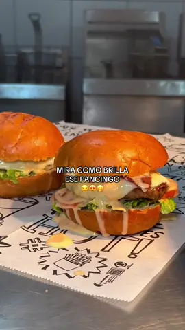 MIERCOLES DE 2x1 🍔🍔🍔🍔 #hotlarompe #hotburgerbolivia #santacruz #scz #santacruzdelasierra🇳🇬 #comidarapida #bolivia #viral #hamburguesa #burger #hot #hamburguesa  #fyp #foodporn #