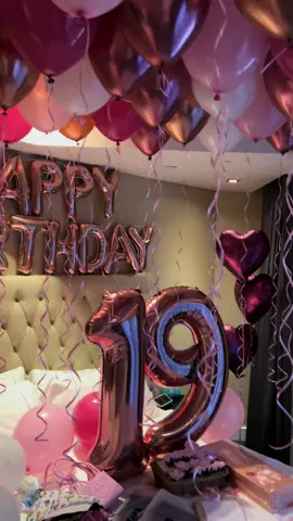 A GLAM Pink 19th Birthday Setup💖✨ #fyp #hoteldecorator #surprise #roomdecor #birthday #forher #gf #birthdaysetup 