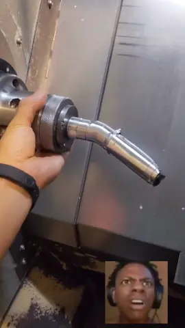 What would you do in this situation? 😭😭 #5axis #4axis #CNC #4eksen #5eksen #cncmachining  #cncmachine #5axiscnc #Simultaneousmachining #5thaxis #4thaxis  #rotarytable #cncprogramming #cncfreze #işlememerkezi #4eixos #cnc5eixos  #cncdikişlem#cncoperatoru_ #lathe #Fixture  #四軸 #五軸 #转台 #數控分度盤 