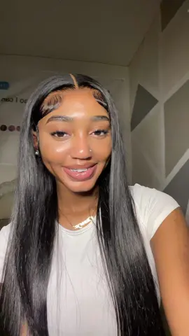 lipgloss dripping 😭😭😭