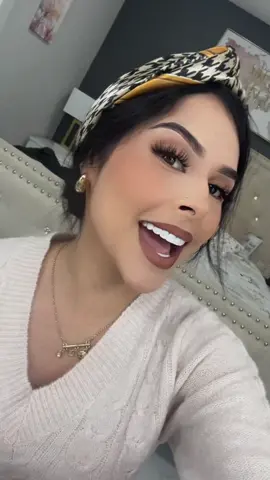 Amamos nuestros productos😍 LOS PUEDEN ENCONTRAR EN MI PERFIL‼️#lizethbanda #lizethbandalashes #diamalfi #makeup #eyebrows #eyelashes #pretty #maquillaje 