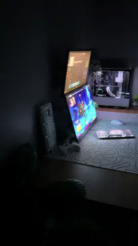 I think tiktok hates me they gove me no views.🥲 #fyp #foryou #foryoupage #xyzbca #viral #setup #fortnite #GamingSetup #cleansetup #tech #famous #makemefamous #fypシ 
