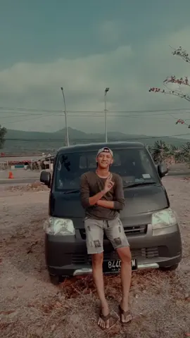kaos polos celana pendek naik pickup 