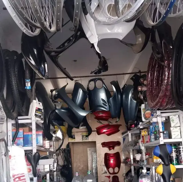 Tapi nitro et d'autres pièces moto disponible chez gazgaz la soukra 92979764 56261730  Marhbe bnes kol  #scooter #avendre #piecesderechange #moto #fyp #tunisia🇹🇳 