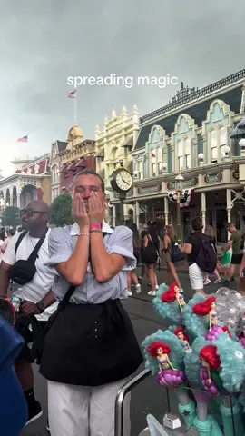 Rupenzel in real life I wish I got her number she was so sweet 💝 #castmember #dcp #disneycollegeprogram #dcp2023 #disneydcp #castmemberlove #magicmoment #disneycastmembers #disneyprincess #disneyparks #disneytiktok 