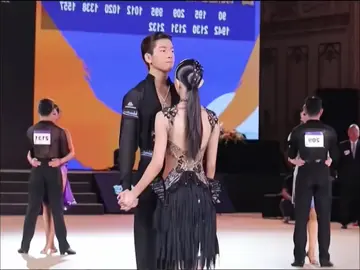 cứ vậy thôi ..   #wangchongmolimohan #王崇墨李茉晗 #limohan #wangchongmo #viral #khieuvu #douyin #dancer #china #TikTokAwardsVN2023 
