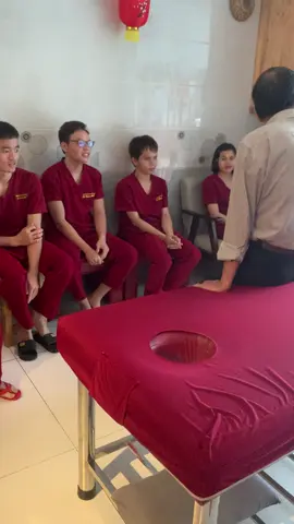 Buổi học của các bạn khiếm thị tại Kỳ Quang Minh#massagenguoimukyquangminh #massagenguoimu #massagekhiemthi 