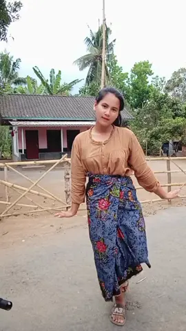 gangguin aja gue lagi nyanyi mbahh mbahh😅😅 #lombokviral #fyp #lomboktiktok 