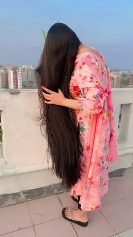 candid long hair🥰#sumaiyahairtonic 
