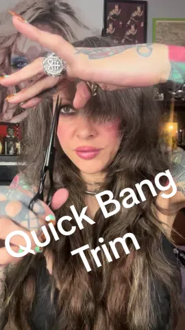 Quick Bang Trim. Mason Pearson Junior Hairbrush #bangtrim #beautyover40 #bangtrimtutorial #hairtrimmedbymyself 