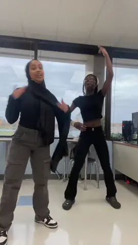 Get like us frl 😏#jerseyclub #BlackTikTok #dancechallenge #fypシ #viraltiktok 