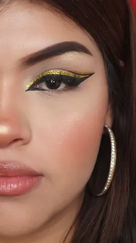 Delineado dorado con glitter@Anabella de Constanza💎 