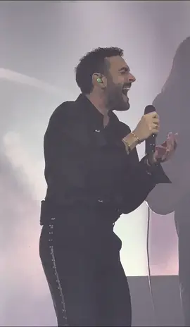 DUE VITE 💚🤍❤️ #francoforte #marcomengoni #marcomengonieuropean #europeantour #jahrhunderthalle #mengoni #mengonimarco @Marco Mengoni #duevite #duevitemarcomengoni 