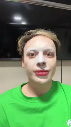 Y COMO SUENA??👹❤️ carita por @Javivi Misle Agradecimientos a @Kambovegansushicl por siempre apoyar nuestro trabajo y @Arte Pierrot #reinadechile #chile #halloween #storytime #makeup 