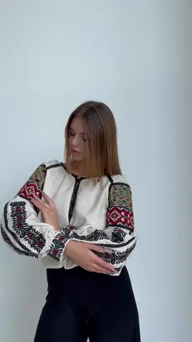 Обери чудову вишиванку для себе та своїх близьких⬇️ #тіктокукраїна  #тренд #хочувреки #вишиванка #вишитасорочка 