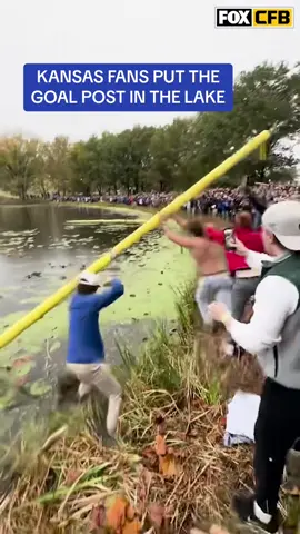 Kansas’ field goal post has made it to the lake. 😯 [via @CFB on FOX]
