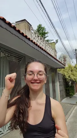 Notaram algo diferente? #gemeas #fama #viral #aparelho #transição #biscoito 
