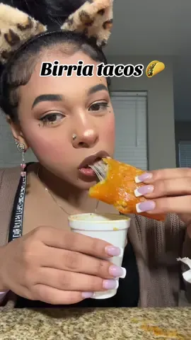 Birria tacos are some of the BEST tacos you can find! 🌮🌮 ##birria##birriatacos##mukbang##mukbangeatingshow##mukbangs##fypシ゚viral##fyp##viralvideo##virall##eatingsounds