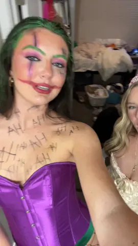 2 types of best friends on halloween 