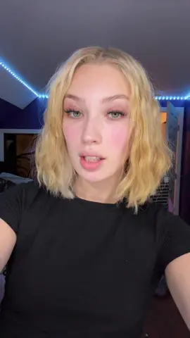 get ready with me for Halloween weekend🥰🥰 #fyp #foryou #grwm #makeupgrwm #chitchatgrwm #getdressedwithme #makeup 