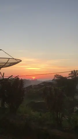 nnti liat sunrise nya bareng ya 🥰#sunrise #fyp #sambaskalimantanbarat 