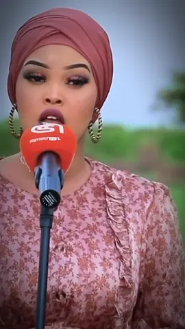 qabrigii jaceylkow quraankan  ku mareye ❤️😫🎧#duruuk143 #somalitiktok #somaliland #somali #hargaysa #somalidance #darwishta #somaligirls #somaliarmy💜 #muqdisho #xamar #awdal #somaliland 