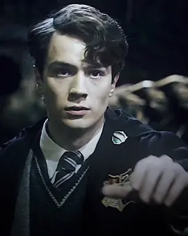 it’s youuuuuuuuuu #tomriddle #tommarvoloriddle #christiancoulson #slytherin #fypシ 