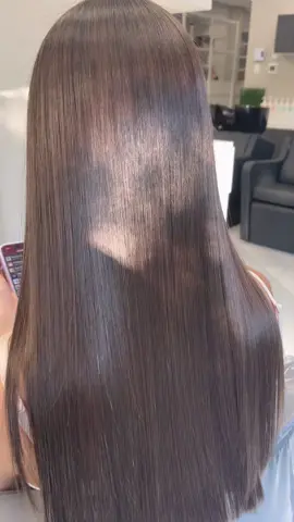 Transformation Alert! 🌟 From frizz to fabulous with our latest Nanoplastia treatment. Swipe ➡️ to see the before and after. Experience the magic for yourself and say hello to smoother, shinier hair. ✨  📍 Montreal by Raushania  #MontrealHairTransformation #NanoplastiaMontreal #SleekAndShine #HairRevolutionMTL #felpsprofissional #cheveuxlisses #FelpsHairRenewalMontreal #FelpsBotoxLuxeMTL 