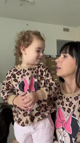 Al pedirles disculpas cuando nos equivocamos aprenderá que todos cometemos errores y que debemos reconocer lo que hemos hecho mal para repararlo 💕🙌 vida de mamá #momlife #parati 