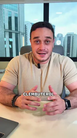 Clembuterol - informações técnicas Encontrado em farmácia Veterinária, é uma medicação para asma em cavalos. Tem meia-vida entre 35 a 40 horas. Podendo ser encontrado para administração via oral ou intramuscular. Sim, tem muita gente (humanos😅) que tomam. Mas na Europa é liberado para uso em humanos. Vem na forma liquida. Tem ação simpática, ou seja que atua em receptores Beta adrenérgicos, mais específicos de Beta2 receptores (via respiratória), e pouca mas importante ação sobre receptores Beta1 (coração). Quem utiliza com finalidade estética quer aproveitar o efeito termogênico por sua ação de secretar noradrenalina e outros hormônios adrenais. E vai aumentar a temperatura corporal, gerando um gasto calórico a mais no dia, de cerca de 200 calorias. 🚨Efeitos negativos: aumento da pressão arterial, da frequência cardíaca, tremores das mãos, mal estar, nervosismo, dor de cabeça, insônia, e até DOENÇAS CARDÍACAS com alteração da função e da morfologia cardíaca. (🤔Na minha opinião um dos protagonistas no cenário de prejuízo cardíaco em atletas do fisiculturismo) ⚠️Minha honesta recomendação: Fique longe, não compensa, como eu ja disse no vídeo. Me segue para mais!