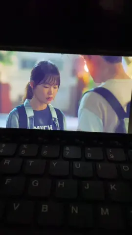 Saat tau ada orang yang suka padaku, aku menjadi lemah. Jadi… jangan menyukaiku. #ageofyouth #hellomytwenties #hanyeri #yoonpark #quotesdrakor #wtfdeew 