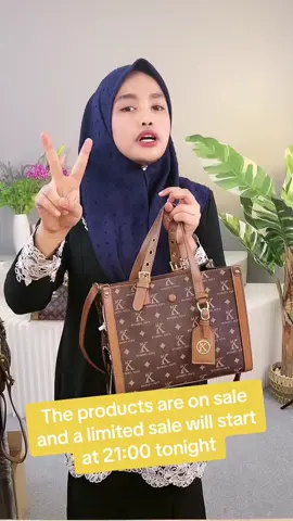 An exquisite bag not only adds points to your outfit, but also brings you a good mood all day long.