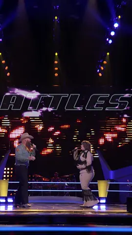 #dollyparton NEEDS to know about these two battling to #jolene !! 🤠 #thevoice 