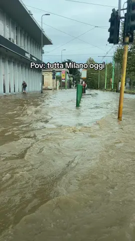 Milano Marittima, costume da bagno o costume per halloween? 🌅#milano#milan#italy#allagamento#nubifragio#seveso#annegatitutti#diluvio 