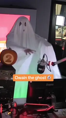 There was a spooky presence in Cardiff this morning… 👻 #halloween #ghost @OwainWynEvans #owainwynevans #Wales #cardiff 