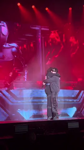 OBEY FT YUNGBLUD LIVE IN OSAKA don’t repost without crediting me #nexfest #bringmethehorizon #yungblud #olisykes #metalcore #metal #concert #live #viral #fyp #bhc @BRING ME THE HORIZON @yungblud 
