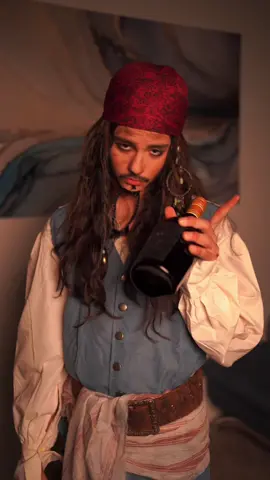 I’m captain Jack Sparrow 🍻#halloween #happyhalloween #costume #jacksparrow #halloween2023 #disney #johnnydepp #captainjacksparrow #miguelmora 