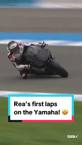 First laps in blue: DONE ☑️🔵 Looks like 2024 is TRULY here 🤩 Watch Jonathan Rea full laps on the Yamaha via link in bio! #WorldSBK #motorcycle #Motorsport #racing #sportsontiktok