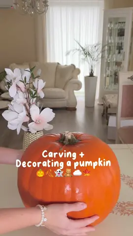 Happy Halloween! This was meant to be posted earlier🎃🍂 Wouldn’t post for some reason😭 #carvingpumpkins🎃 #halloween #happyhalloween #pumpkin 