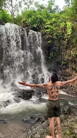 KUTAI BARAT KALiMANTAN TIMUR PUNYA CERITA BUAT PETRUS SABANG MERAH DI AIR TERJUN JANTUR MAPAN, ADA YG PERNAH K SINI😊 #dayak #dayakganteng 