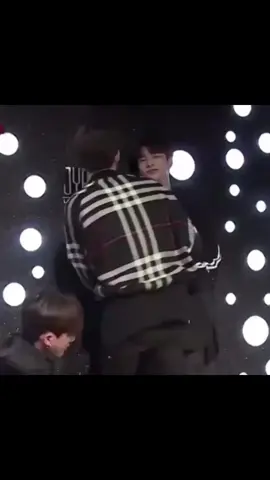 hyunLix hug 🥹🤗🤗🤗 #leefelixskz #leeyongbok #hyunjinskz #hwanghyunjin #hyunlixskz #hyunlixmoment #felix #hyunlix_forever 