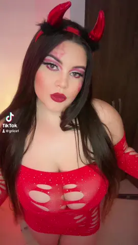 Cuidado que te lleva el diablo ! #halloween #parati #colombia #diablita😈 #Disney100 #fyp #latina #viral 
