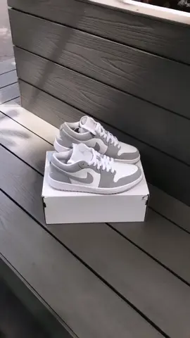 NIKE AIR JORDAN 1 LOW WHITE WOLF GREY 🤍 SIZE US WOMEN 5 usw / 35.5 Eur / 22 cm 5.5 usw / 36 Eur / 22.5 cm 6 usw / 36.5 Eur / 23 cm 6.5 usw / 37.5 Eur / 23.5 cm 7 usw / 38 Eur / 24 cm 7.5 usw / 38.5 Eur / 24.5 cm 8 usw / 39 Eur / 25 cm 8.5 usw / 40 Eur / 25.5 cm 9 usw / 40.5 Eur / 26 cm 9.5 usw / 41 Eur / 26.5 cm 10 usw / 42 Eur / 27 cm 10.5 usw / 42.5 Eur / 27.5 cm 11 usw / 43 Eur / 28 cm Price : 7,900-8,900 THB FREE SHIPPING📦 รับบัตรเครดิต💳 Facebook : Adrenaline Sneaker Store Line@: @adrenalinesneaker (สินค้าซื้อแล้วไม่รับคืนเงิน) #adrenalinesneakerstore #nikeairjordanlowwolfgrey #adrenaline #ร้านรองเท้าย่านทาวน์อินทาวน์ #nike #airjordan1 #wolfgrey 