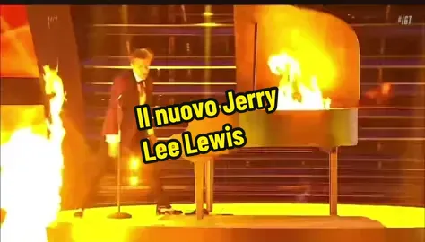 Amici miei qui abbiamo il nuovo Jerry Lee Lewis..  Antonio Sorgentone, io lo adoro! #antoniosorgentone #jerryleelewis #rocknroll #50s #rnb #boogiewoogie #piano #performance #performer #artista #musica #livemusic #spettacolo #pianoforte #pianoforteafuoco #music #fyp #neiperte 