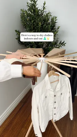 This clothes airer fits more clothes and saves more space drying clothes. 👕👚👖👔 😱 #cleaninghack #laundryhack #laundry 