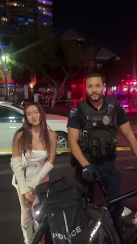i said i would so i did i was so embarrassed and he looked so uncomfortable #viral #fyp #lanadelrey #hotcop #officer #cop 